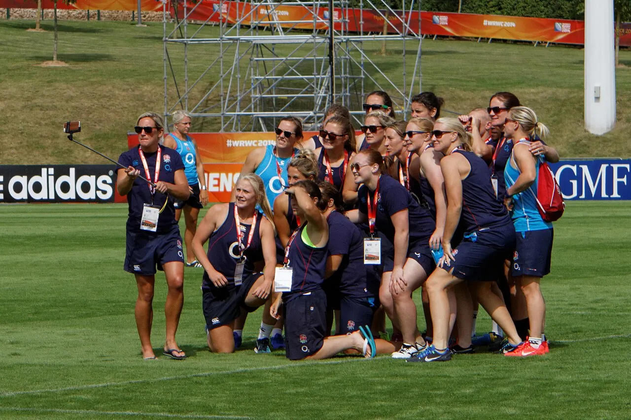 Speelsters van het Engelse vrouwenrugbyteam, de Red Roses