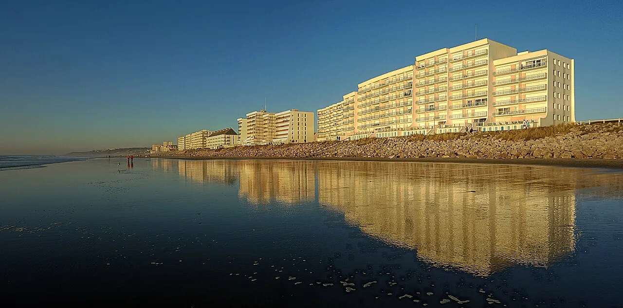 Het strand van Hardelot-Plage aan de Noord-Franse kust, vlakbij het gemelde vertrekpunt voor de Kanaaloversteek
