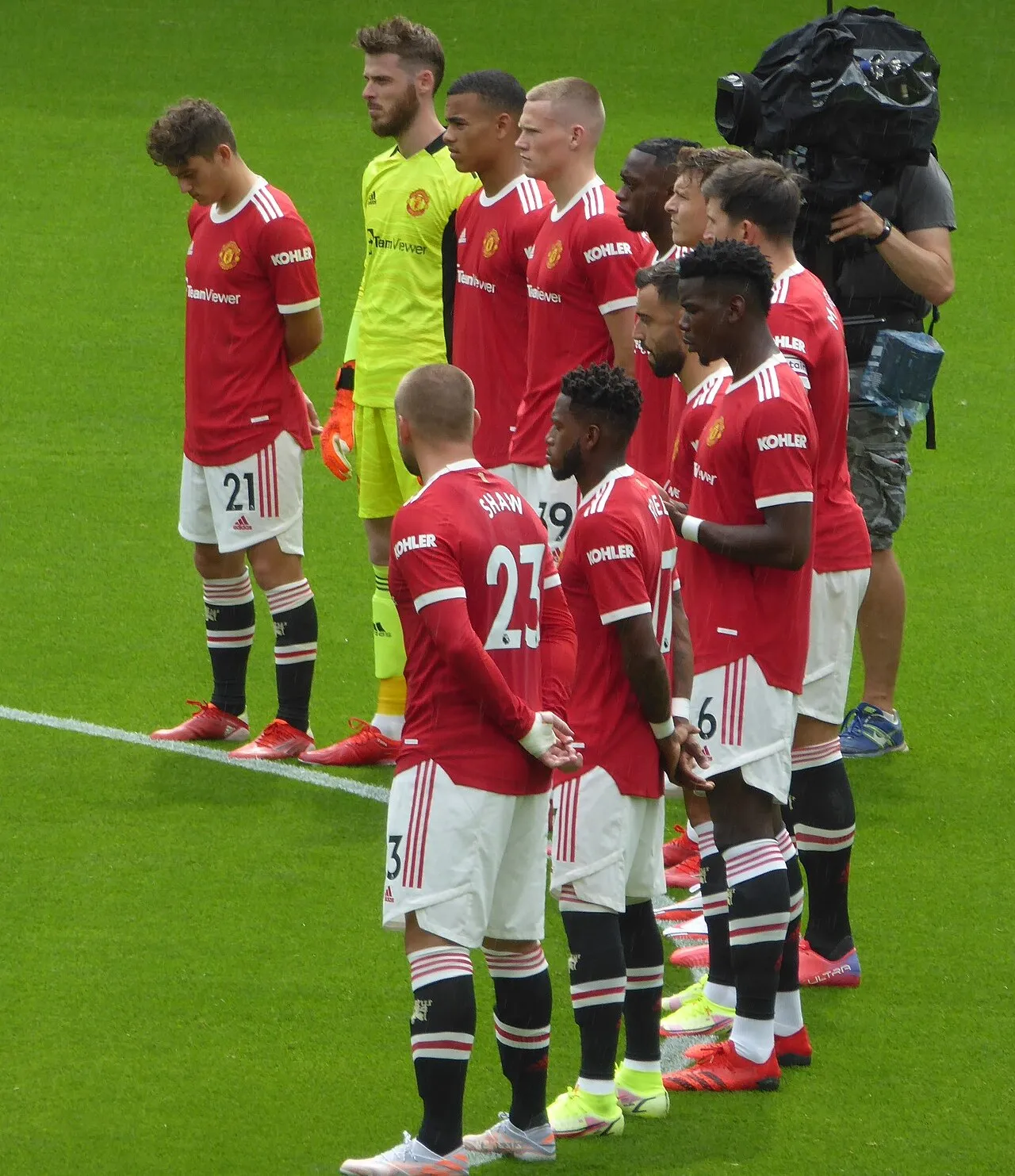 Spelers van Manchester United treden aan voor een Premier League-wedstrijd tegen Leeds United