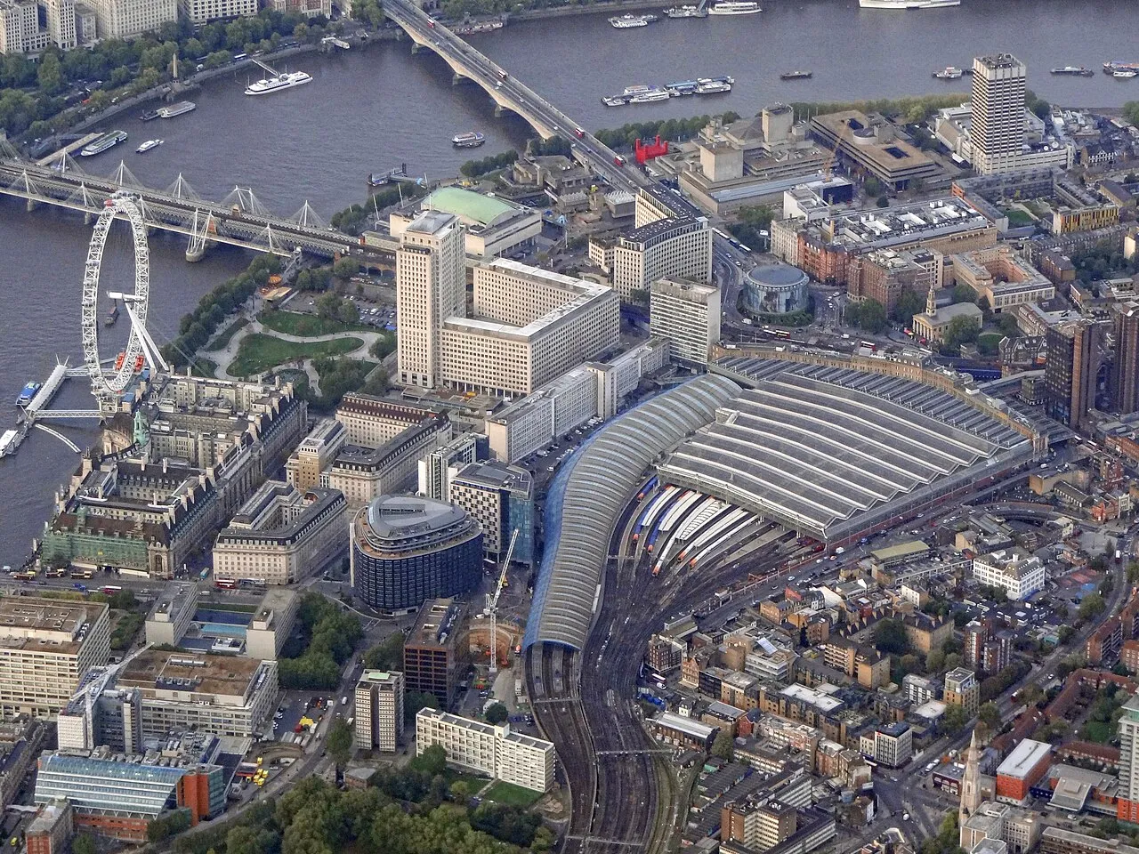 Station Londen Waterloo, gefotografeerd vanuit de lucht.